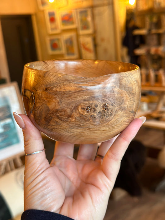 Hand Turned Bowl in Yew Burr