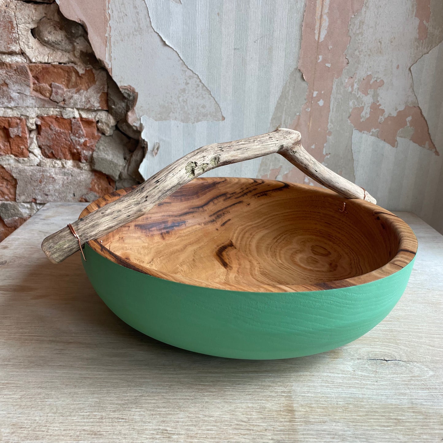 Oak bowl with foraged handle Green #186