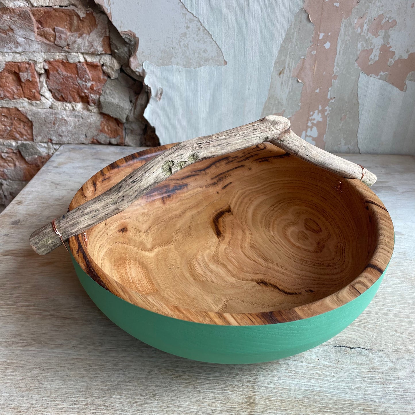 Oak bowl with foraged handle Green #186